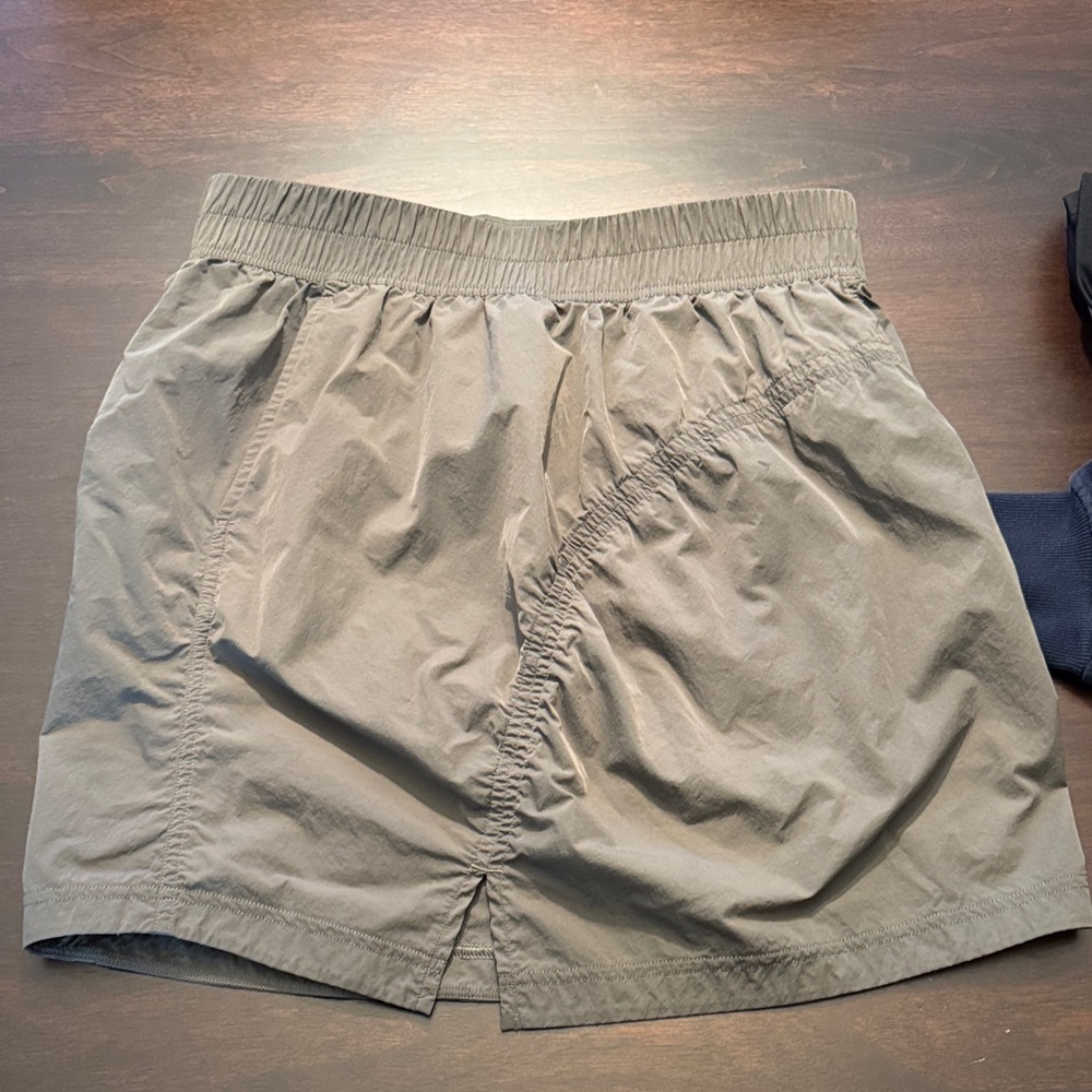 LULULEMON Green Skirt M